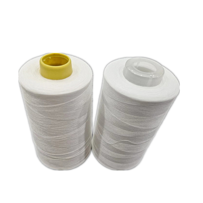 Fios de costura de poliéster de 100 pontas de branco bruto 50 / 2 Alta tenacidade grau AAA