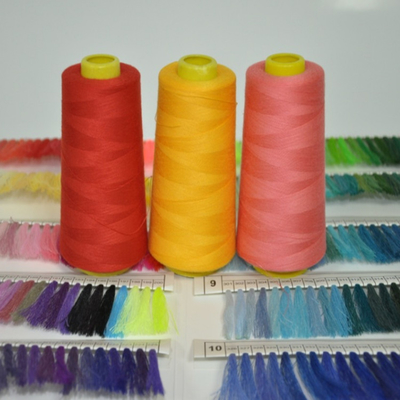 Fios de costura de poliéster 100% espumados para overlock